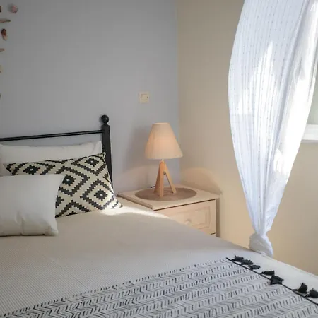 Salty 2br Sea View Naxos - Glyfada Lägenhet *